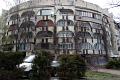 Almaty architektura - najdi dva stejné balkóny